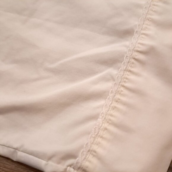 Vintage Cannon King pillowcase embroidered swirl trim ivory off white cream - Picture 3 of 9